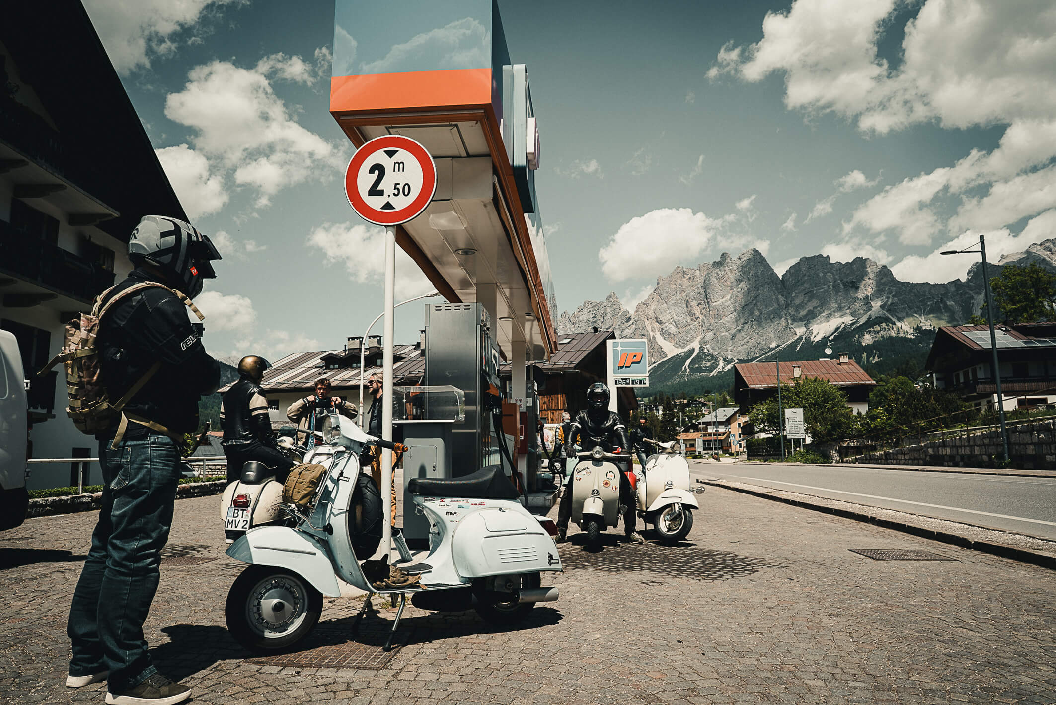 wah-sellaronda46